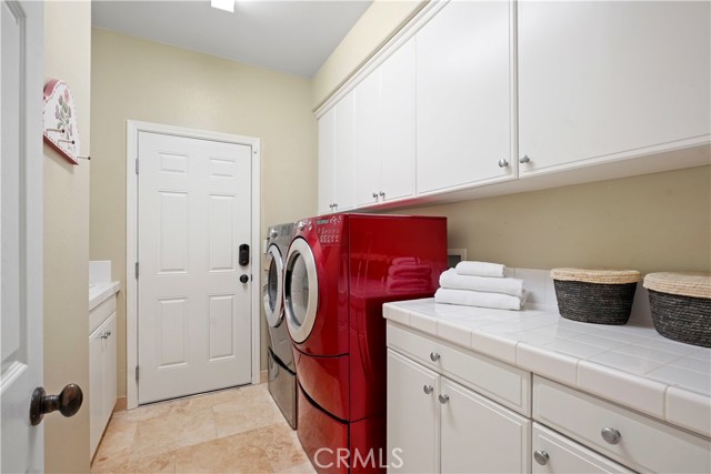 Image 26 of 63 For 907 Deerhill Road