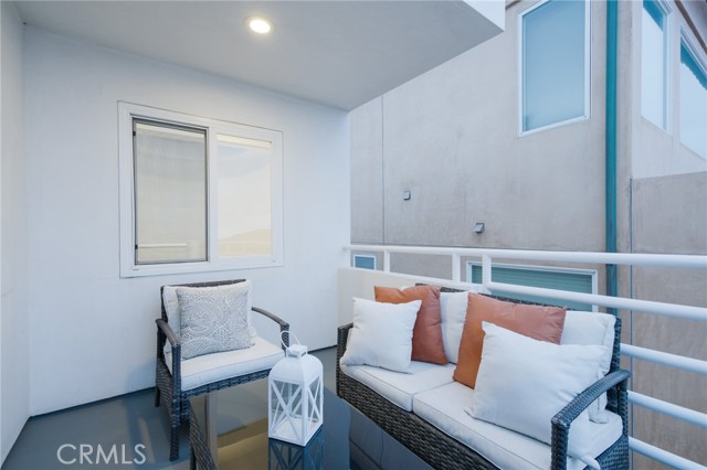 3207 Crest Drive, Manhattan Beach, California 90266, 3 Bedrooms Bedrooms, ,3 BathroomsBathrooms,Residential,Sold,Crest,PW21156135