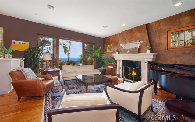 1131 Emerald Bay, Laguna Beach CA: https://media.crmls.org/medias/b3d0b075-a797-4bc8-b66e-ddcbd56c91ef.jpg