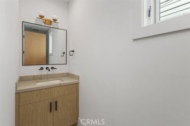 515 1/2 Jasmine, Corona del Mar CA: https://media.crmls.org/medias/b3d0f466-bc0a-44df-a958-fd242b4ee8c2.jpg