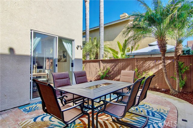 15 Sydney Court, Aliso Viejo CA: https://media.crmls.org/medias/b3d1a062-b24b-4f10-a7a3-51d4fc2626c1.jpg