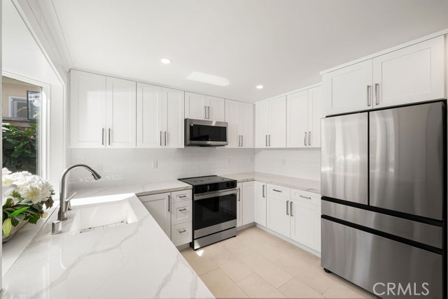 Detail Gallery Image 15 of 45 For 410 Acacia Ave #1/2,  Corona Del Mar,  CA 92657 - 3 Beds | 3 Baths