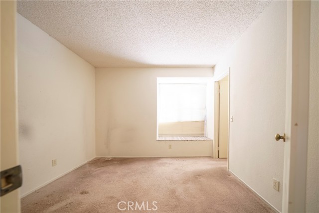 179 S Massachusetts Street, Lake Elsinore CA: https://media.crmls.org/medias/b3d26a99-c769-4705-bc45-e5025deb6abd.jpg