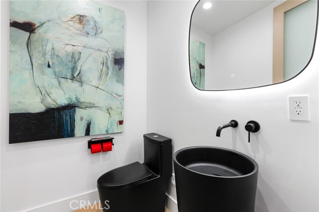 Detail Gallery Image 18 of 58 For 5134 Medina Rd, Woodland Hills,  CA 91364 - 5 Beds | 5/1 Baths