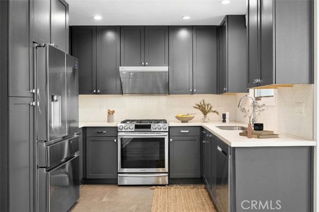 Detail Gallery Image 10 of 54 For 125 Hurlbut St #108,  Pasadena,  CA 91105 - 2 Beds | 2 Baths