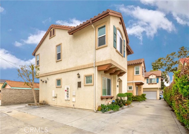 Detail Gallery Image 2 of 41 For 10896 Walnut St, Los Alamitos,  CA 90720 - 3 Beds | 2/1 Baths