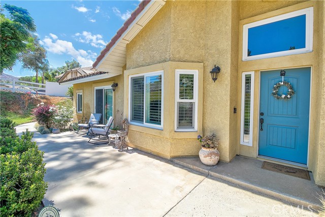18687 Chickory Drive, Riverside CA: https://media.crmls.org/medias/b3d3794e-d97f-48c1-ab40-6964d3b6440e.jpg