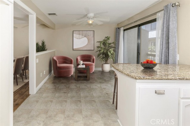 Detail Gallery Image 12 of 41 For 20737 Roscoe Bld #102,  Winnetka,  CA 91306 - 3 Beds | 3 Baths