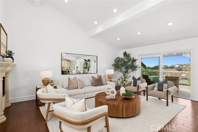 Detail Gallery Image 9 of 51 For 15 Curl Dr, Corona Del Mar,  CA 92625 - 3 Beds | 3 Baths