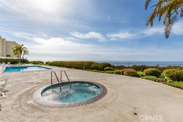 3200 La Rotonda, Rancho Palos Verdes, California 90275, 2 Bedrooms Bedrooms, ,2 BathroomsBathrooms,Residential,Sold,La Rotonda,SB23012248