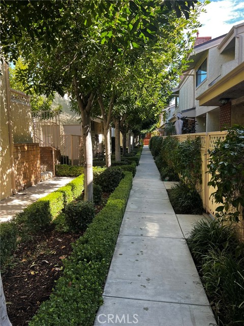 Detail Gallery Image 35 of 40 For 19451 Sherman Way #501,  Reseda,  CA 91335 - 3 Beds | 2/1 Baths