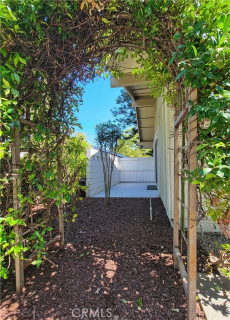 Detail Gallery Image 26 of 29 For 414 Avenida Castilla a,  Laguna Woods,  CA 92637 - 2 Beds | 3/1 Baths
