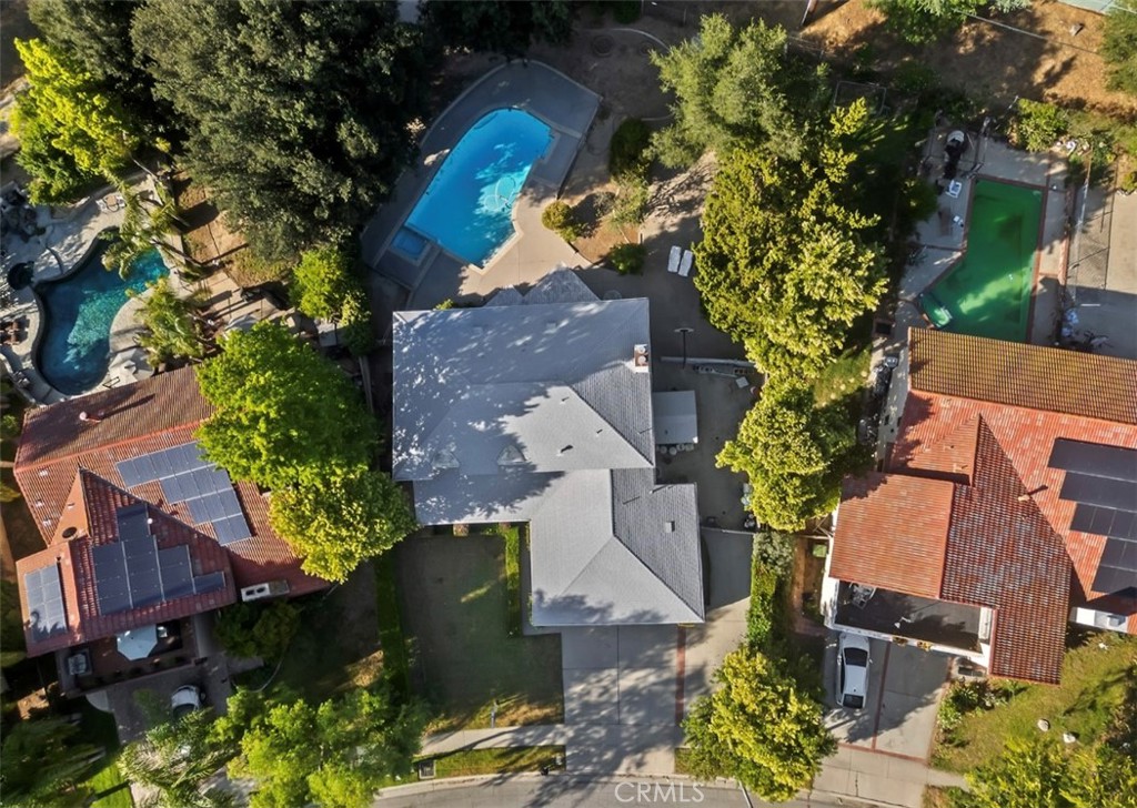 https://media.crmls.org/medias/b3d4d5cd-7f74-4ee1-8297-96f32b2e6f04.jpg?preset=X-Large