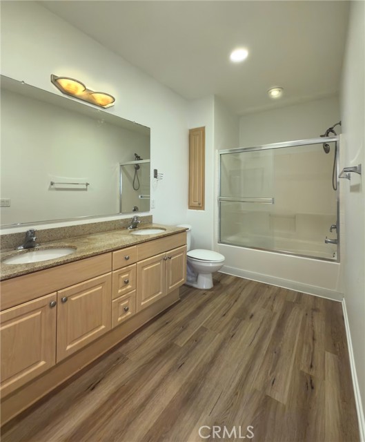 2457 Watermarke Place, Irvine CA: https://media.crmls.org/medias/b3d53477-665c-45d9-9c80-d26ce0db133b.jpg