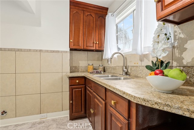 Detail Gallery Image 12 of 27 For 1159 W 54th St, Los Angeles,  CA 90037 - – Beds | – Baths