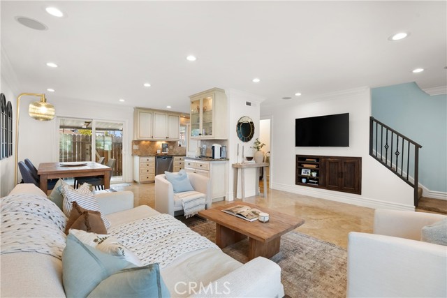 19817 RAMSGATE Lane, Huntington Beach CA: https://media.crmls.org/medias/b3d644d3-5e2f-42b0-84c1-a1370aeaf9a8.jpg