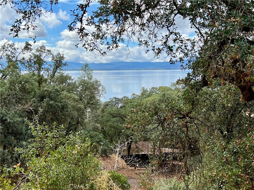 https://media.crmls.org/medias/b3d65140-7b8d-419e-b6f6-0850e42eed33.jpg?preset=X-Large