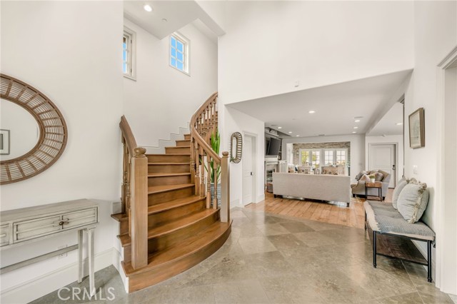 480 Cress Street, Laguna Beach CA: https://media.crmls.org/medias/b3d6b3a5-289b-4622-8614-b52fc9abcbcd.jpg