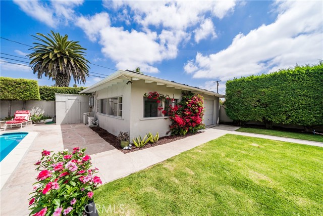 1031 E Andrews Drive, Long Beach CA: https://media.crmls.org/medias/b3d89374-accc-41d2-b13c-43991ef78001.jpg