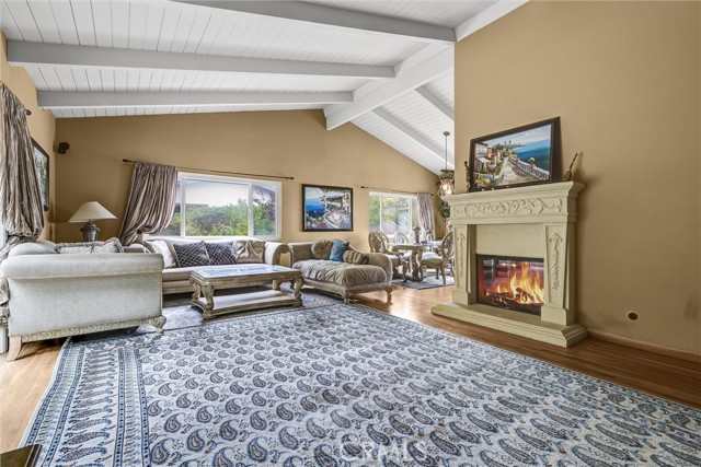 Detail Gallery Image 5 of 31 For 1378 Terrace Way, Laguna Beach,  CA 92651 - 3 Beds | 2 Baths