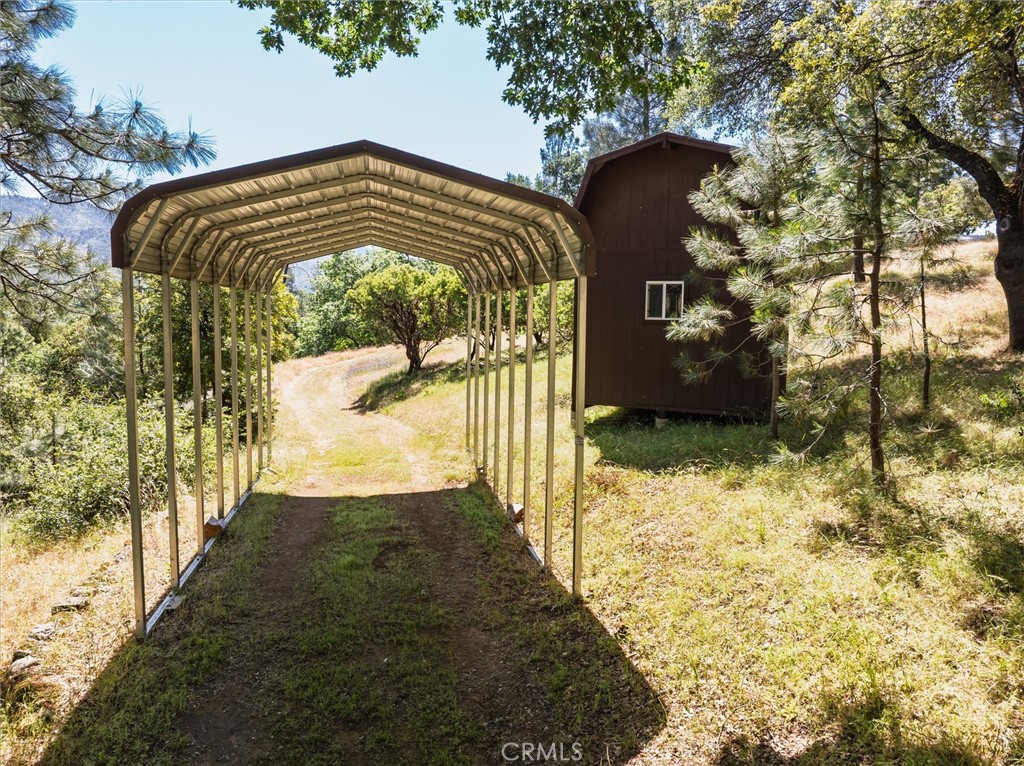 https://media.crmls.org/medias/b3d93931-9ebf-440d-80b0-3be7e4b26394.jpg?preset=X-Large