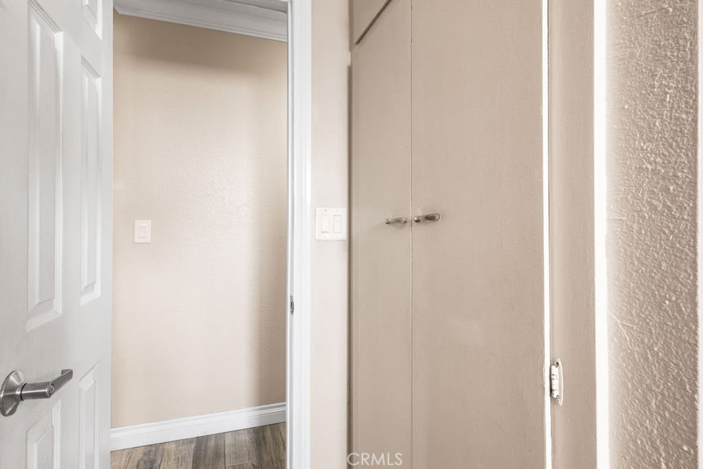 https://media.crmls.org/medias/b3d96b85-a1ca-4ca9-a4f0-b7936cd663f0.jpg?preset=X-Large