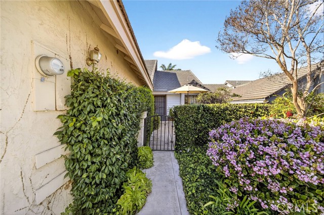 Detail Gallery Image 4 of 41 For 1786 Spyglass Cir, Vista,  CA 92081 - 2 Beds | 2 Baths