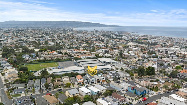 1212 19th Street, Hermosa Beach, California 90254, 4 Bedrooms Bedrooms, ,4 BathroomsBathrooms,Residential,For Sale,19th,SB26062974