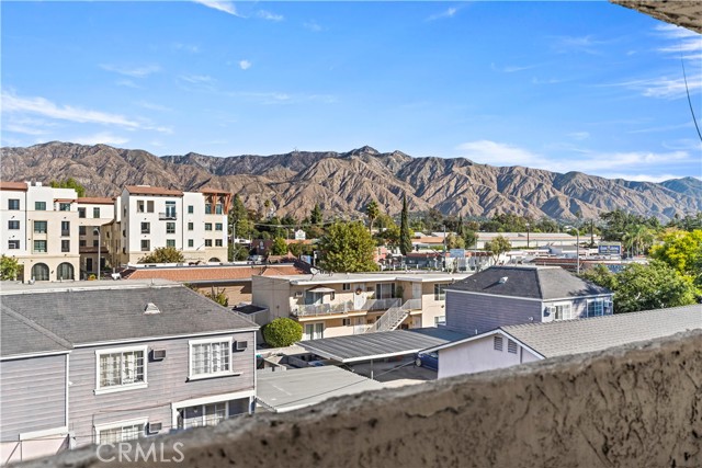 125 Allen, Pasadena CA: https://media.crmls.org/medias/b3db56a2-0a35-45af-87d6-38eea7325f1a.jpg