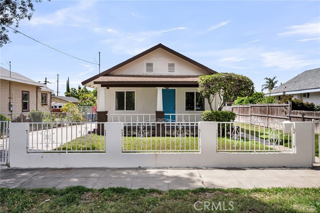 Detail Gallery Image 1 of 26 For 970 E 6th St, Pomona,  CA 91766 - 2 Beds | 2 Baths