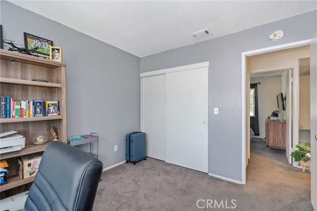 6858 John Dr, Jurupa Valley CA: https://media.crmls.org/medias/b3dc523c-8c9f-4ce8-b802-9826344f767b.jpg
