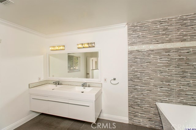 4 Bed Home for Sale in Calabasas, California
