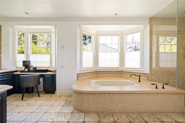 Detail Gallery Image 19 of 74 For 4301 Golf Course Dr, Westlake Village,  CA 91362 - 5 Beds | 5 Baths