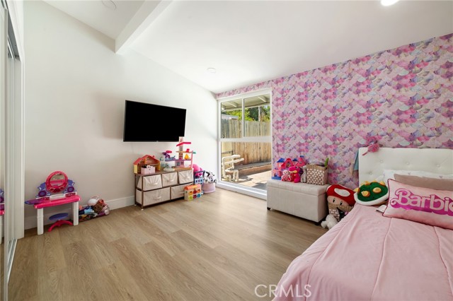 19945 Gresham Street, Northridge CA: https://media.crmls.org/medias/b3dd1a09-4267-41fc-88b3-996f67e9d3a4.jpg