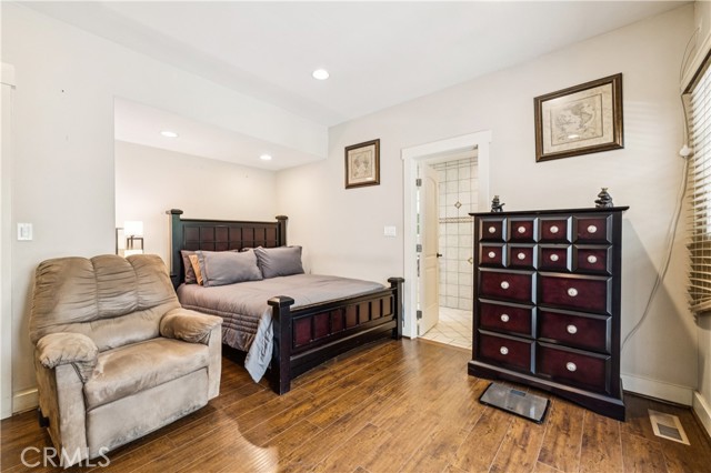 Detail Gallery Image 26 of 58 For 13621 Erwin St, Van Nuys,  CA 91401 - 4 Beds | 3 Baths