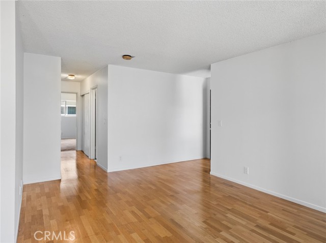 4919 Indian Wood Road, Culver City CA: https://media.crmls.org/medias/b3ddbfad-112f-405b-bc39-752755153f5a.jpg