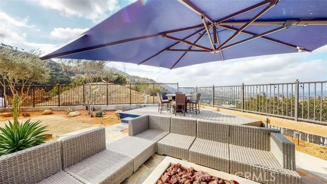 Detail Gallery Image 18 of 36 For 7300 Santa Susana Pass Rd, Simi Valley,  CA 93063 - 3 Beds | 2/1 Baths