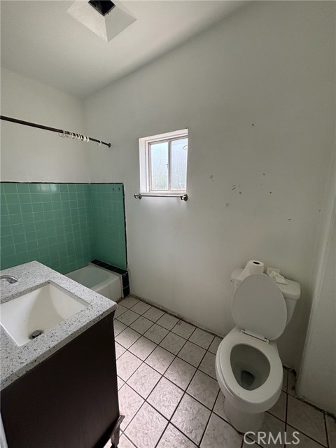 127 E Avenue 45, Los Angeles CA: https://media.crmls.org/medias/b3dfebdb-0584-422b-b720-172dde2d4c00.jpg
