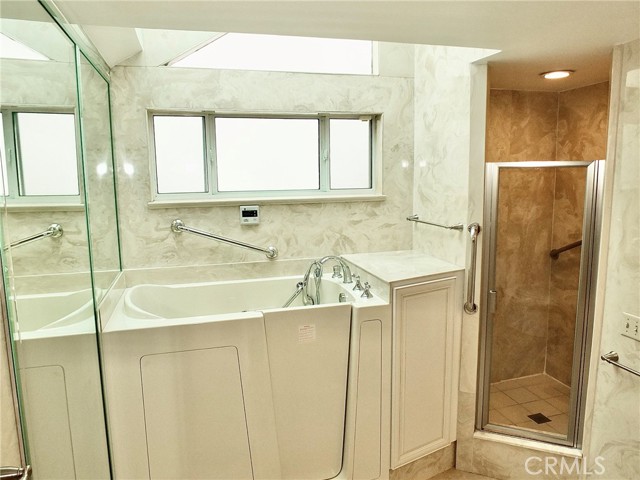 5510 E La Pasada E Street, Long Beach CA: https://media.crmls.org/medias/b3e1c6d9-8f97-4e0b-873b-d6de942725eb.jpg