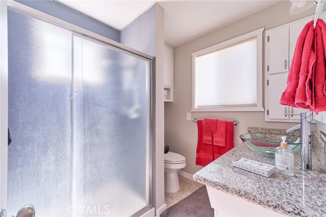 39676 Oak Glen Road, Fawnskin CA: https://media.crmls.org/medias/b3e28cba-b4dd-4399-b795-11e2c0b7716a.jpg