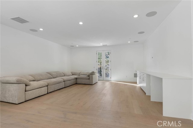 Image 17 of 66 For 20448 Liverpool Way