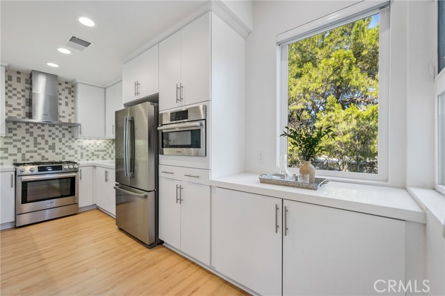 Detail Gallery Image 14 of 34 For 3306 Aria Ln, Los Angeles,  CA 90034 - 3 Beds | 3/1 Baths