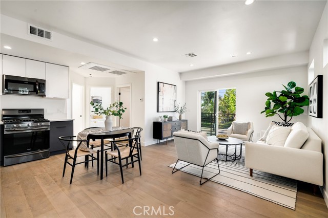 Detail Gallery Image 20 of 47 For 6082 W 18th St, Los Angeles,  CA 90035 - – Beds | – Baths
