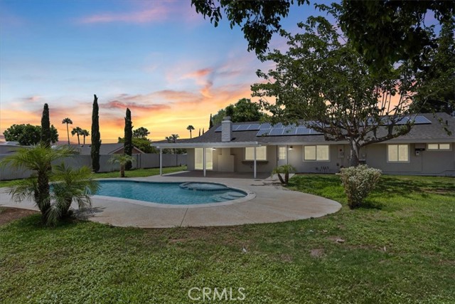 7670 Lakeside Drive, Jurupa Valley CA: https://media.crmls.org/medias/b3e410aa-7ca1-43bd-966c-5f7ab1806f12.jpg