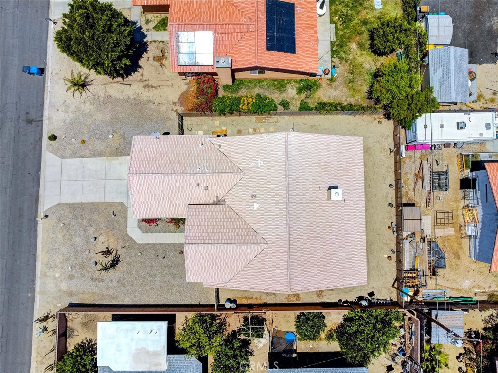 https://media.crmls.org/medias/b3e49784-ecd1-4457-8c59-2961bbf6a6a8.jpg?preset=X-Large