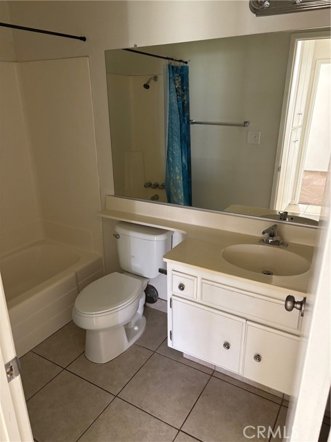 Detail Gallery Image 5 of 15 For 21320 Santa Barbara Dr, Tehachapi,  CA 93561 - 3 Beds | 2 Baths