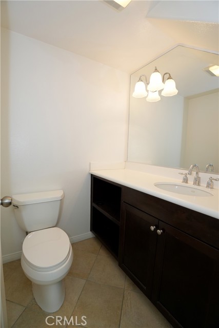 Detail Gallery Image 10 of 19 For 202 W Cork Tree Dr, Orange,  CA 92865 - 3 Beds | 2/1 Baths