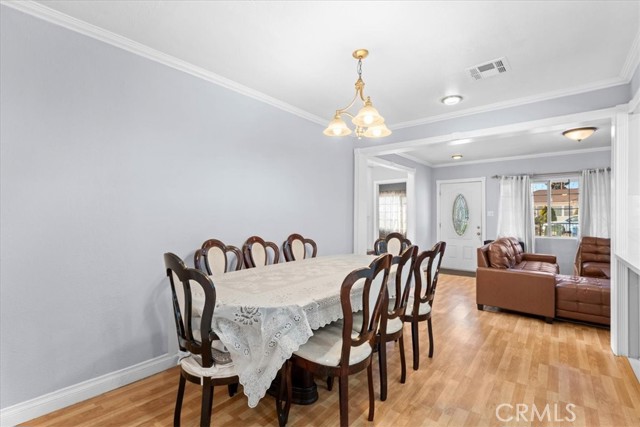 Detail Gallery Image 8 of 37 For 6902 Quakertown Ave, Winnetka,  CA 91306 - 5 Beds | 3 Baths