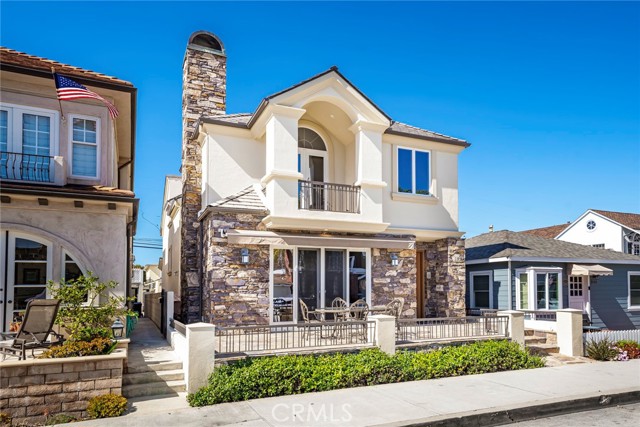 Detail Gallery Image 4 of 42 For 119 Opal Ave, Newport Beach,  CA 92662 - 3 Beds | 2/1 Baths