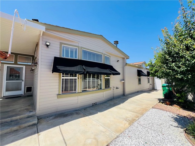38445 Via Taffia, Murrieta CA: https://media.crmls.org/medias/b3e6ac81-d0a7-494a-8de0-364d376bc911.jpg
